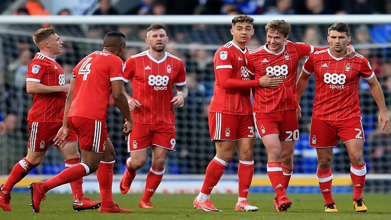 Lực lượng hiện tại và các danh hiệu của Nottm Forest