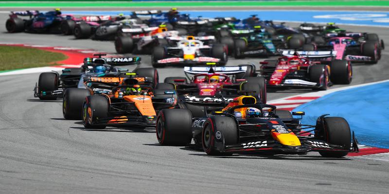 Sảnh đua xe F1 và MotoGP tại thể thao B52 Club mang lại cảm giác phấn khích 